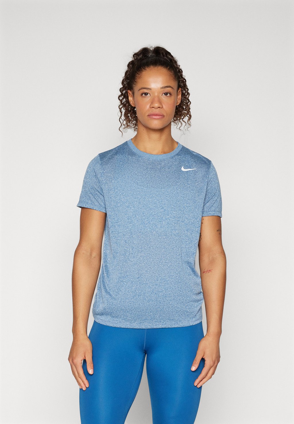 Спортивная футболка Tee Nike, цвет court blue/pure/white