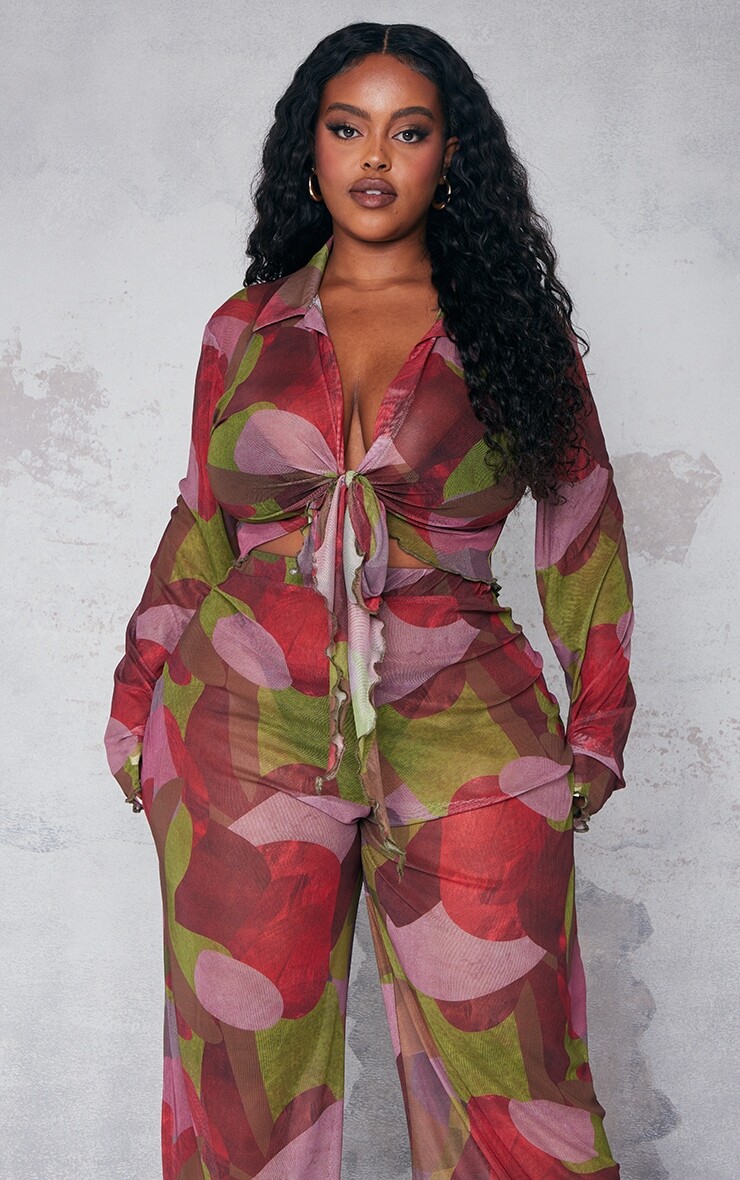 

PrettyLittleThing Рубашка с длинными рукавами и глубоким рукавом с разноцветным принтом и завязкой спереди
