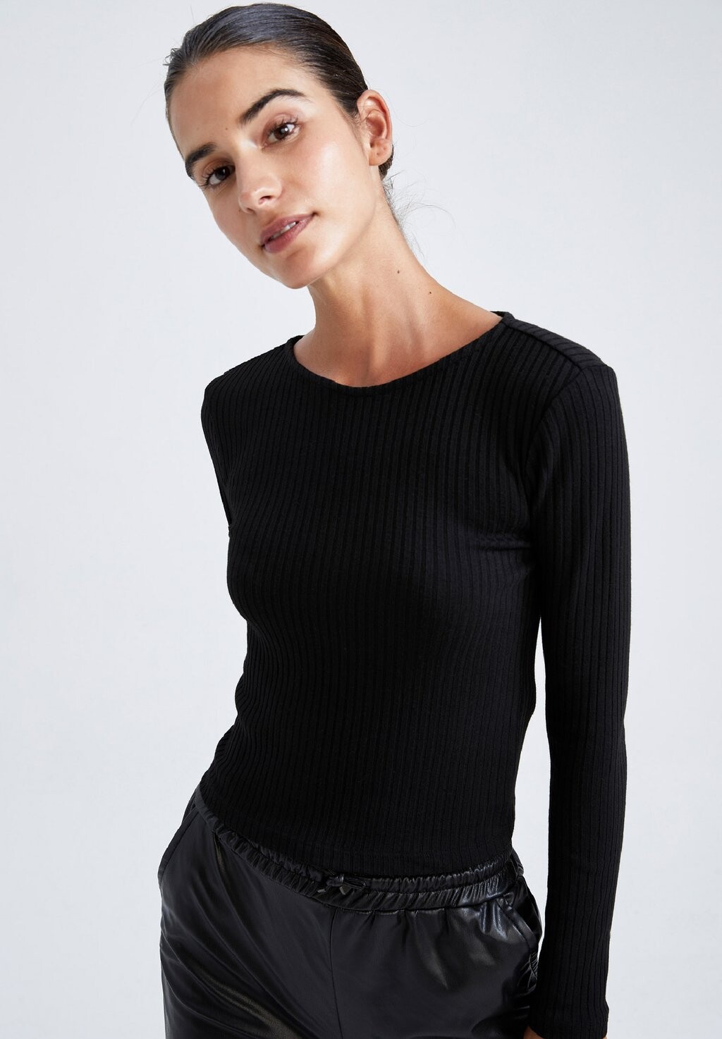 

Топ с длинными рукавами FITTED DeFacto, цвет black
