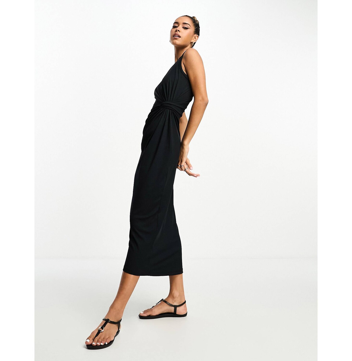 

Черное облегающее платье миди из джерси с вырезом-борцовкой River Island