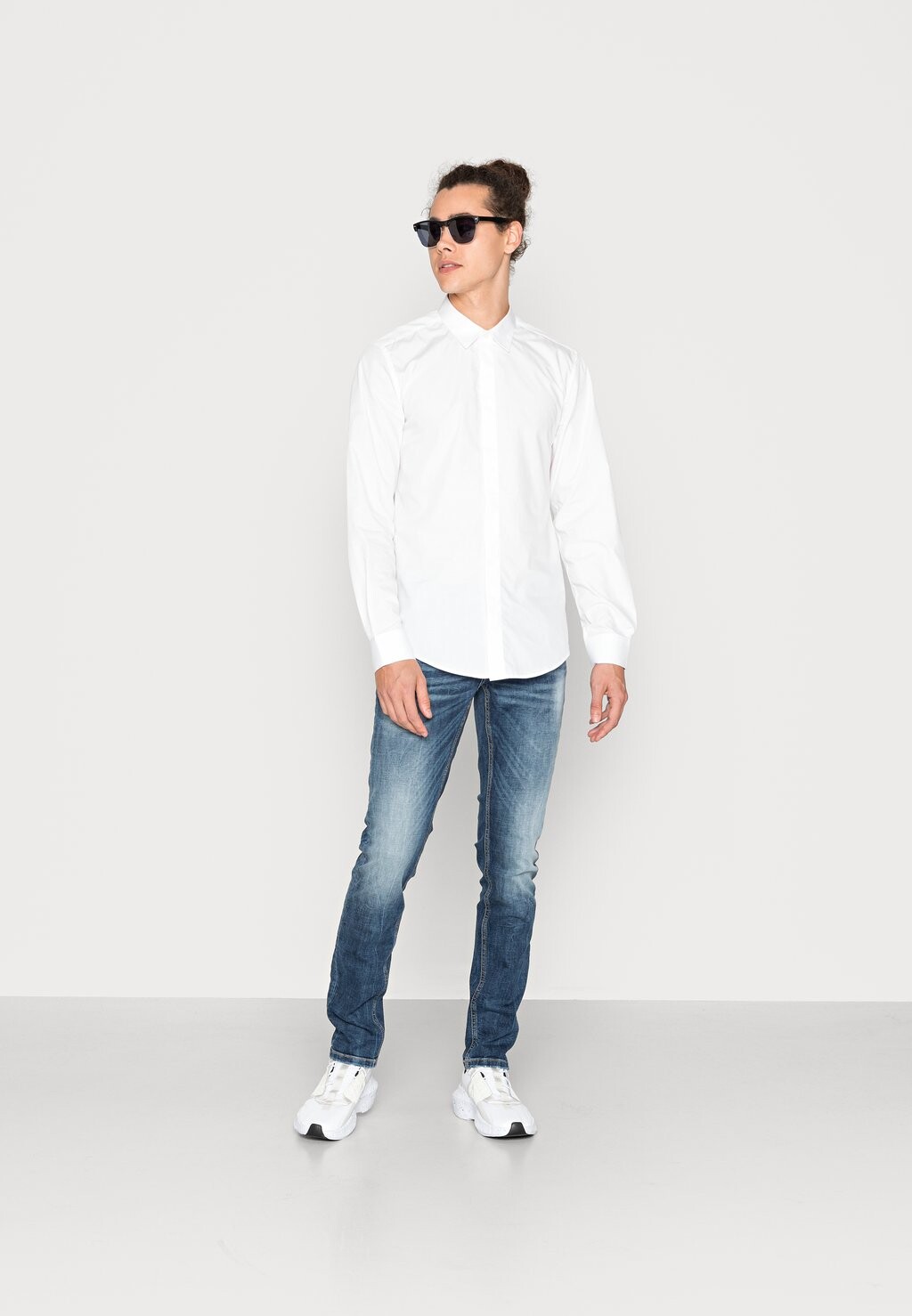 

Рубашка Shirt London In Soft Touch Easy Iron Antony Morato, белая