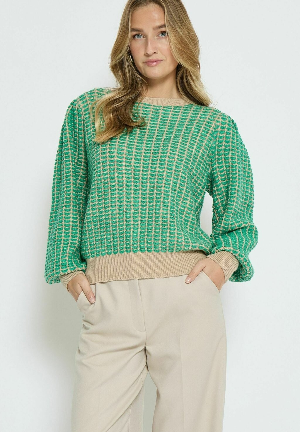 

Вязаный свитер RITHEA Minus, цвет golf green