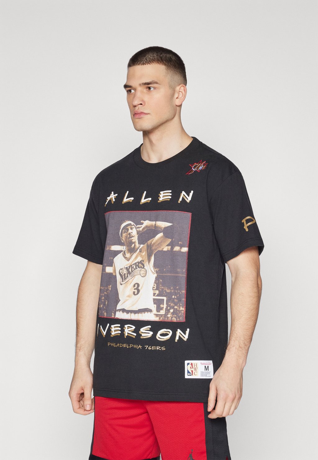 

Футболка с символикой NBA PHILADELPHIA 76ERS HEAVYWEIGHT PREMIUM PLAYER TEE VINTAGE LOGO ALLEN IVERSON Mitchell & Ness, цвет black