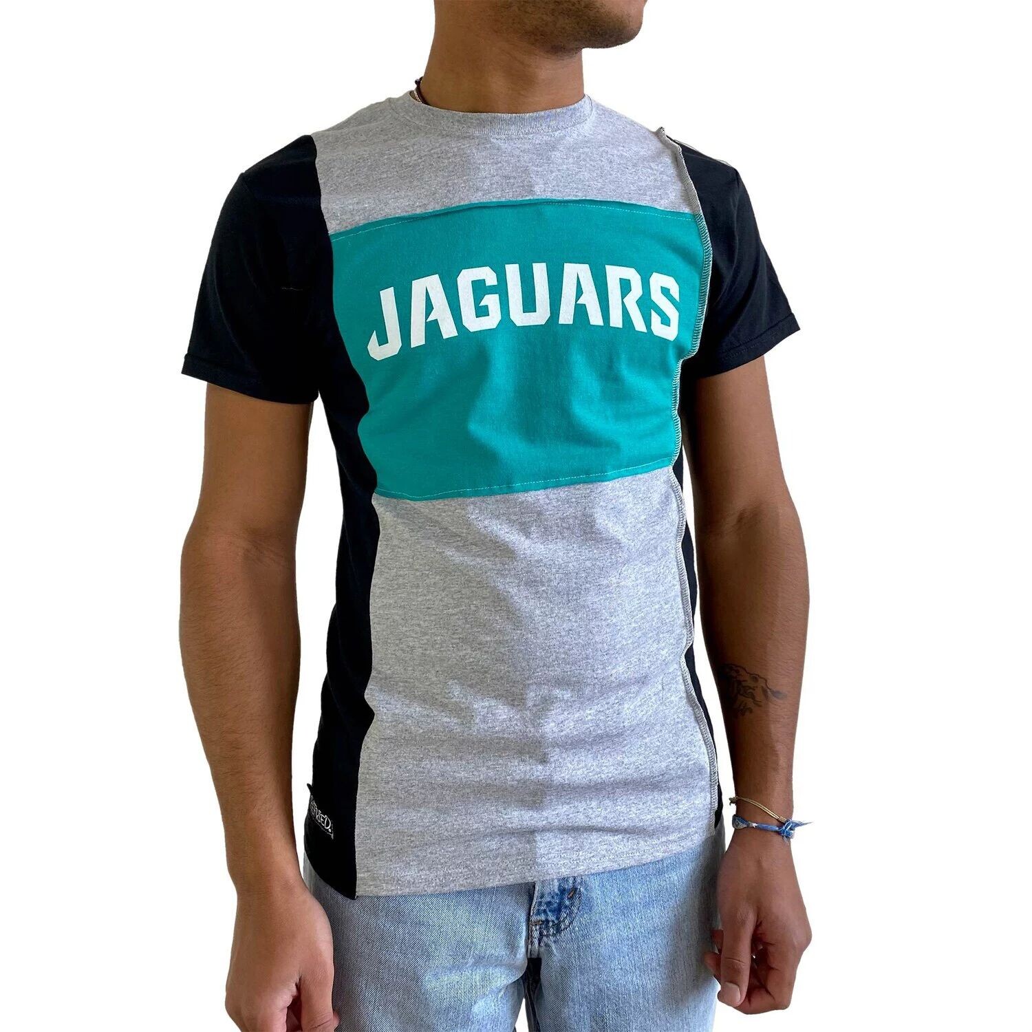 

Мужская футболка Refried Apparel Heather Grey Jacksonville Jaguars из экологически чистого материала с разрезом