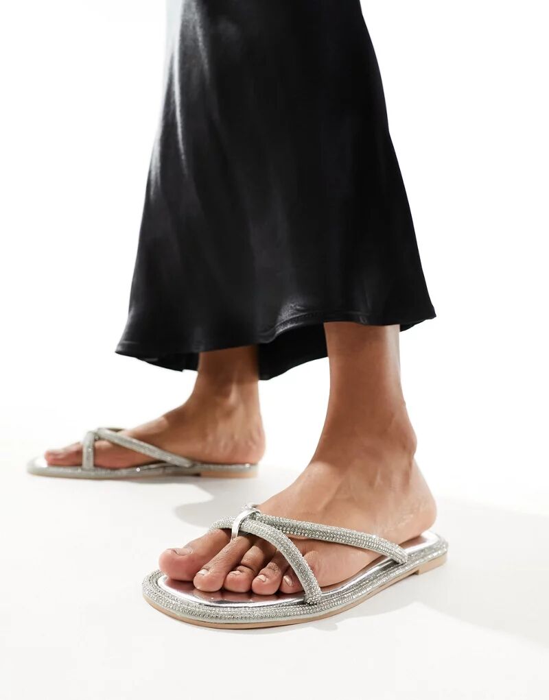Серебристые сандалии на плоской подошве с ремешками Simmi London Florai SIMMI Shoes