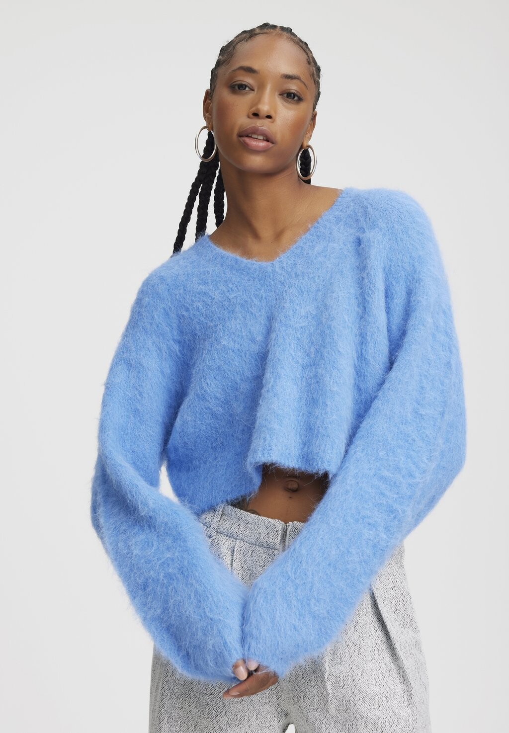 

Трикотаж Stitch Gestuz SAFIGZ CROPPED V-NECK, темно-синий