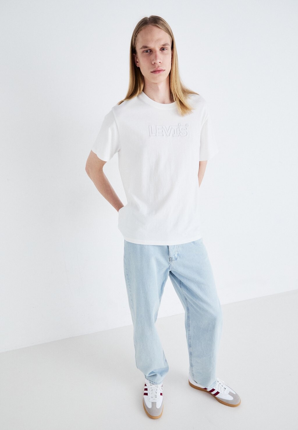 

Футболка с принтом Tee Levi's, шнуровой заголовок белая