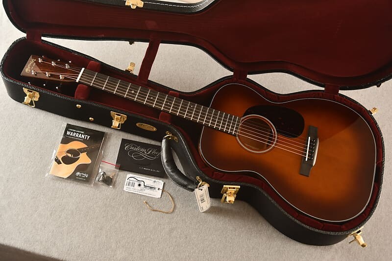

Акустическая гитара Martin Custom Shop 00 18 Style Adirondack Ambertone Guitar #2750437