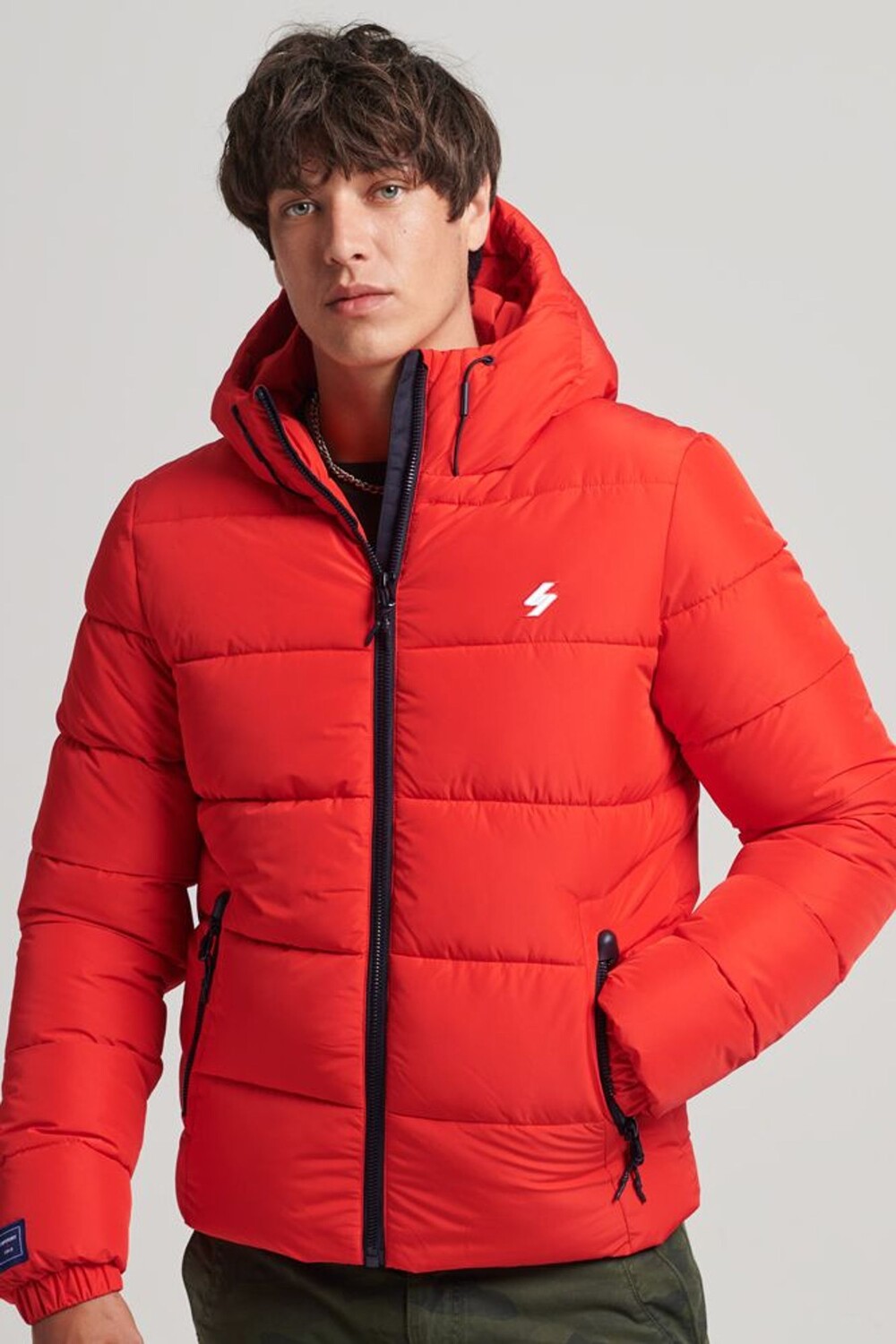 

Спортивный пуховик с капюшоном Superdry, красный
