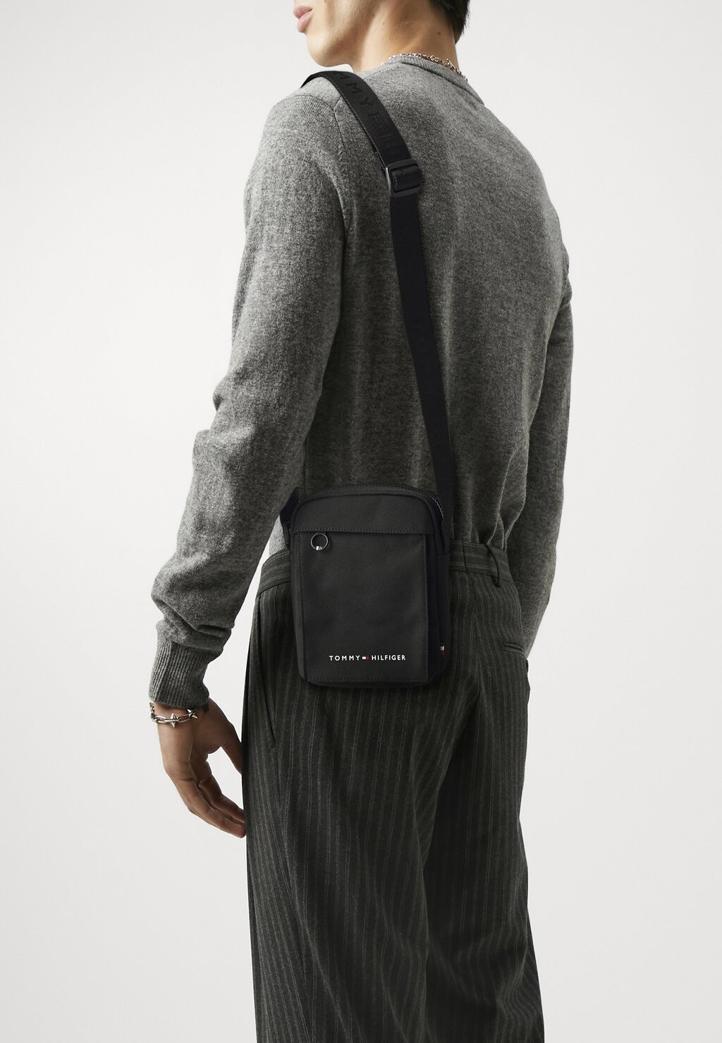 

Сумка через плечо Mini Reporter Unisex Tommy Hilfiger, черная