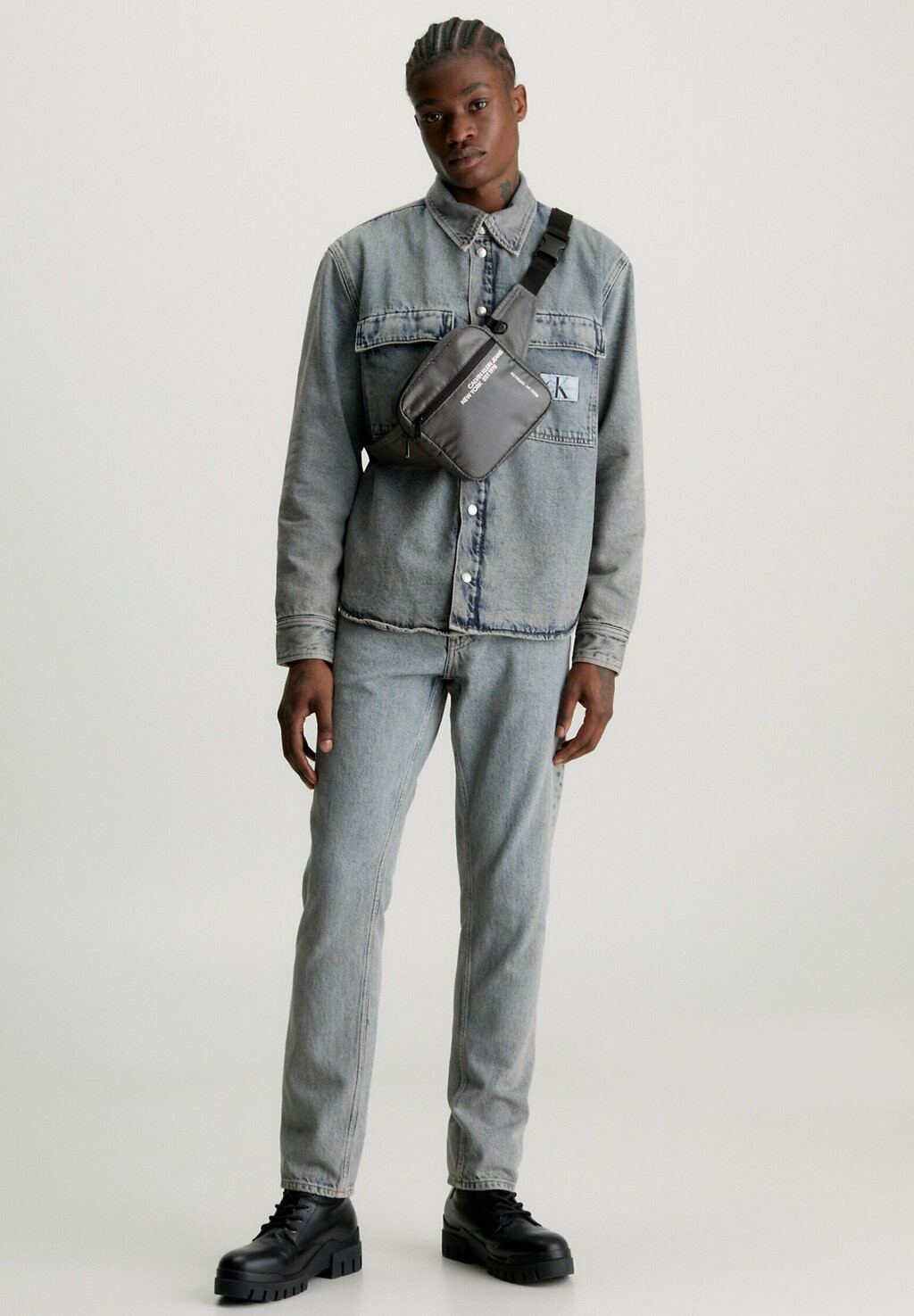 

Поясная сумка Calvin Klein Jeans, цвет dark grey