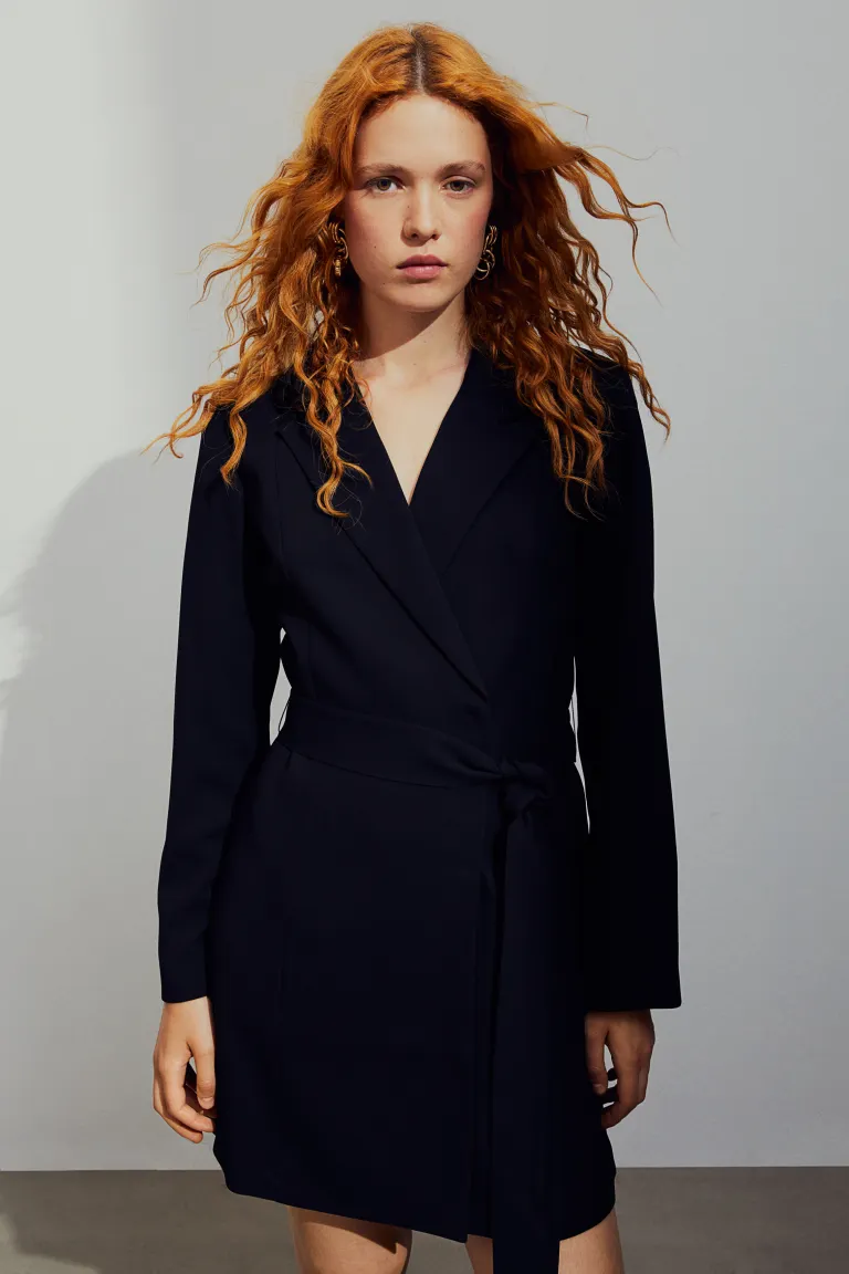 

Платье-пиджак с переводом H&M, черный
