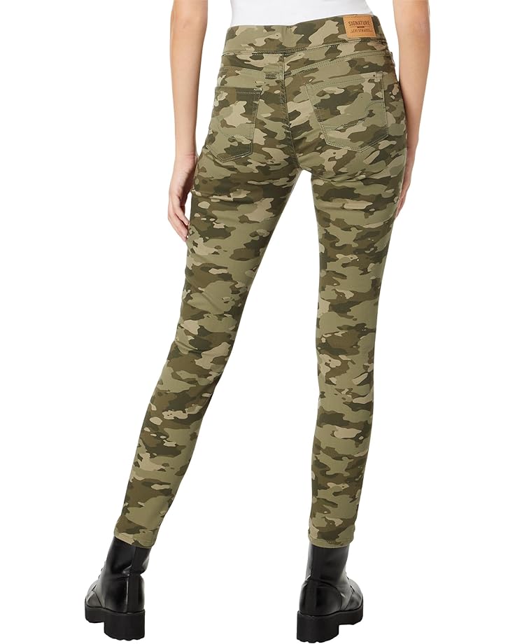 

Джинсы Signature by Levi Strauss & Co. Gold Label Totally Shaping Pull-On Skinny Jeans, цвет Cedarview Camo Khaki Green