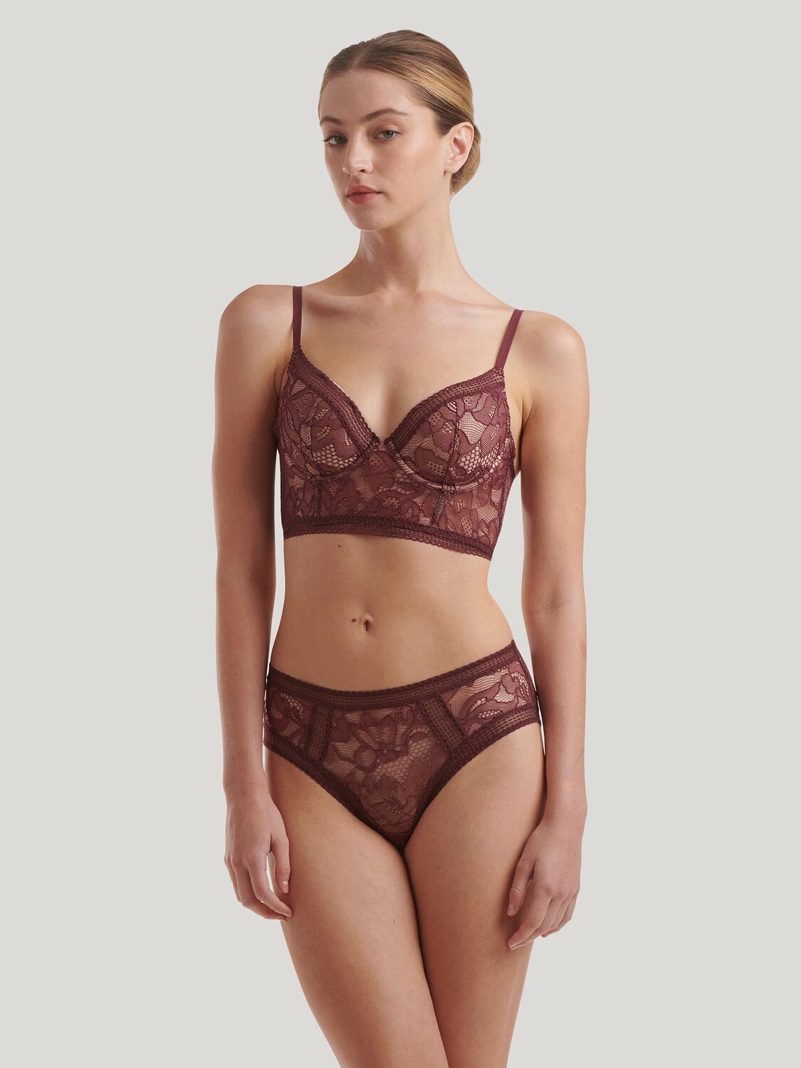 

Письмо «Сетки и розы» Wolford, сливовый