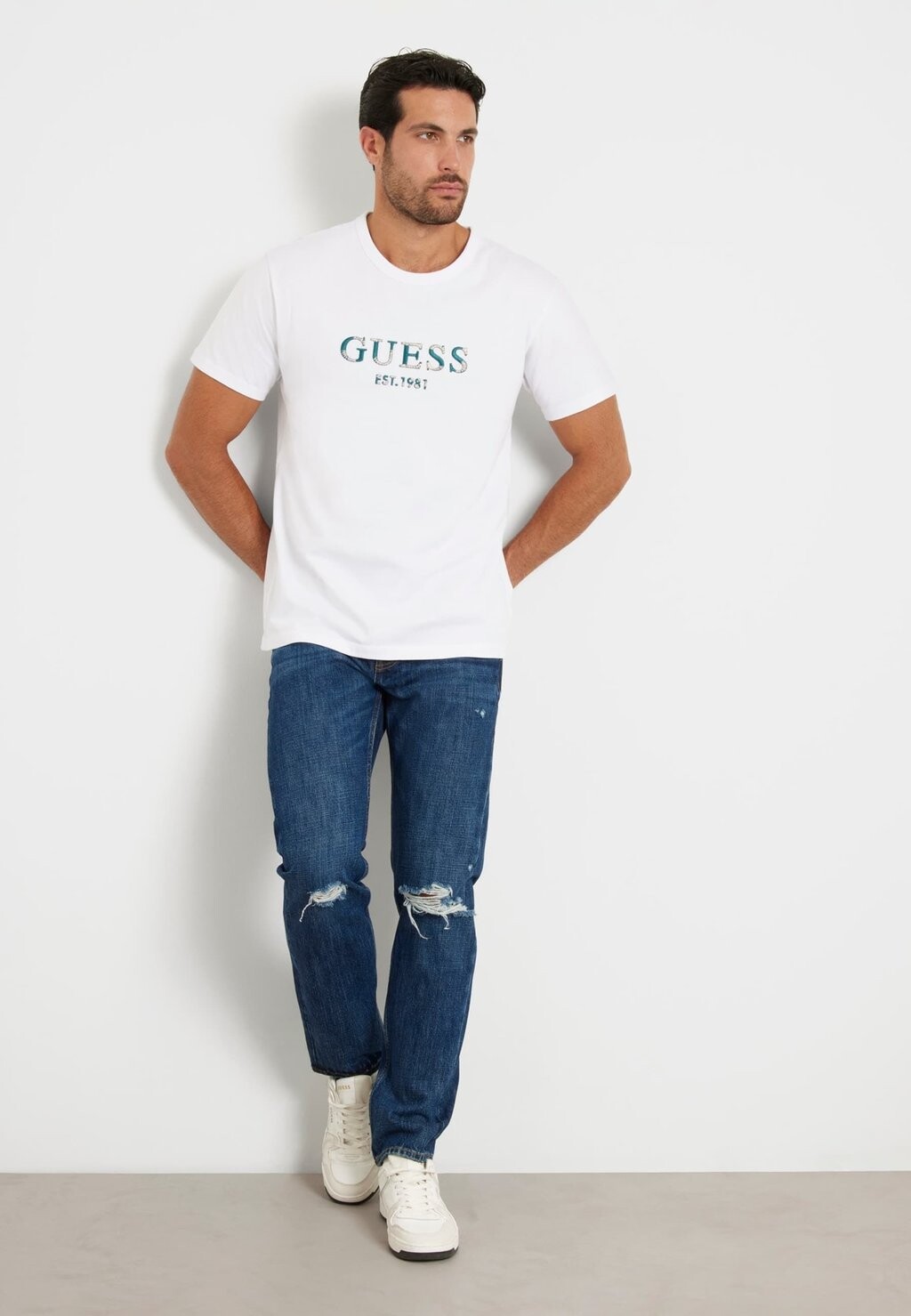

Футболка с принтом LOGOSTICKEREI Guess, белый