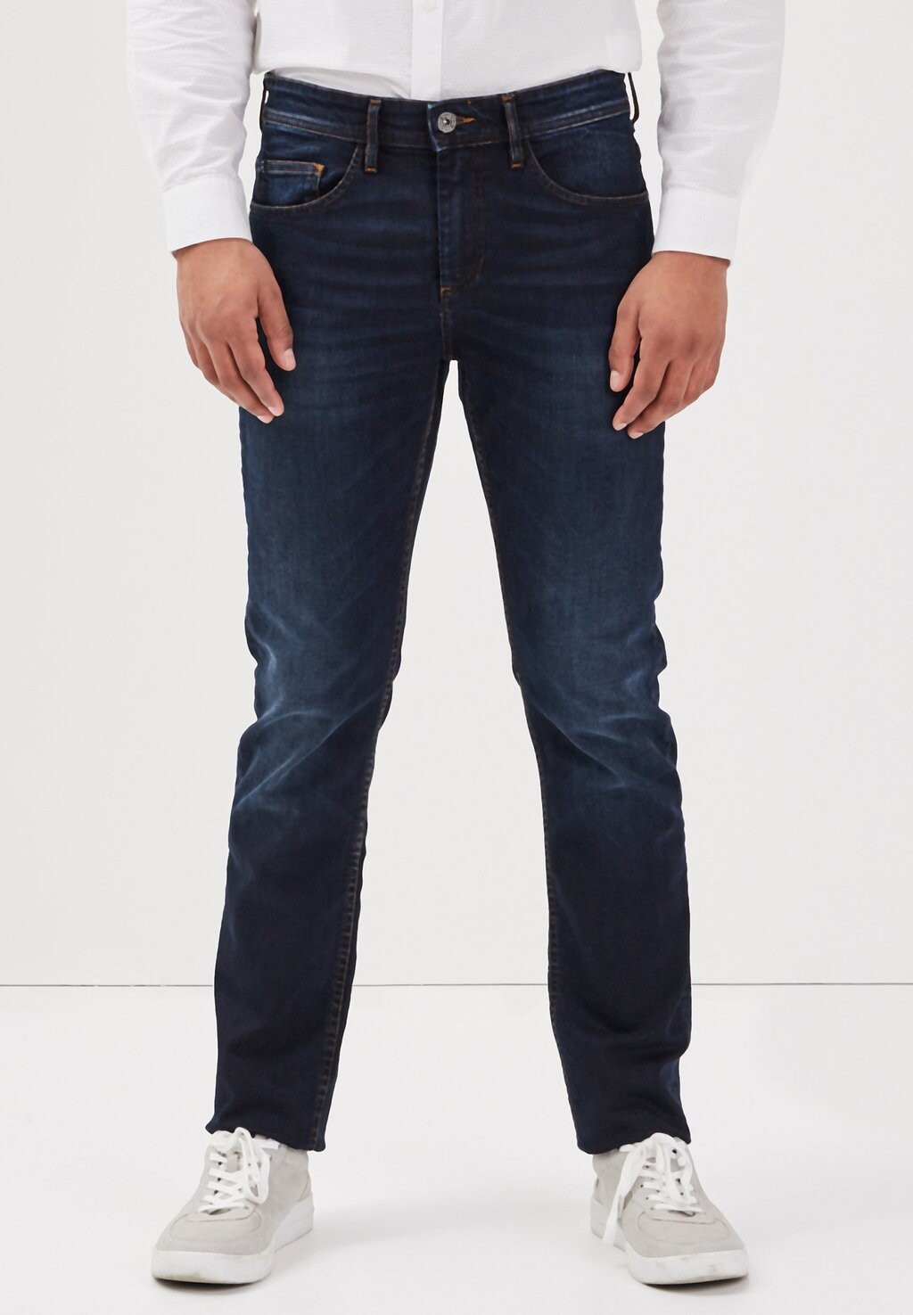 

Джинсы прямого кроя BONOBO Jeans