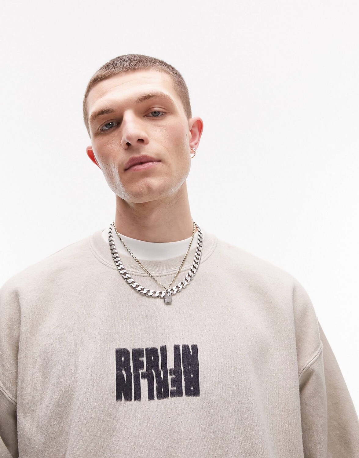 

Толстовка оверсайз Topman из мытого камня с принтом Berlin
