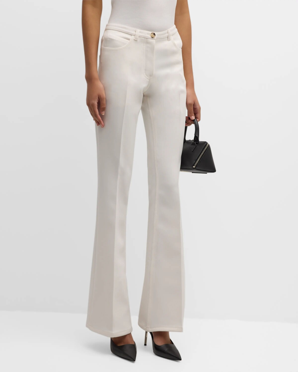 

Свободные брюки Bootcut из твила Courreges, цвет Off White