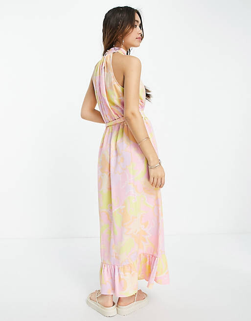 

Платье макси с коротким рукавом и поясом ASOS DESIGN с крупным розовым цветочным принтом