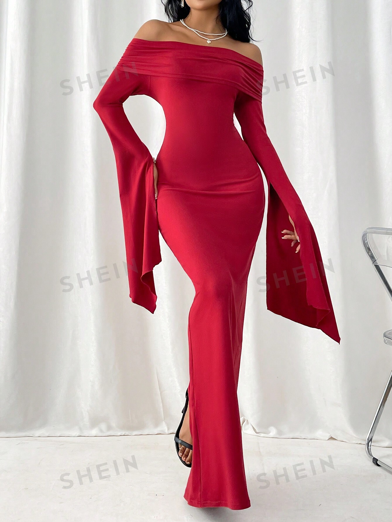 SHEIN Privé Женское плиссированное платье макси с открытыми плечами, бургундия женское атласное платье русалка простое свадебное платье с открытыми плечами вечерние открытой спиной и шлейфом модель 2022 года