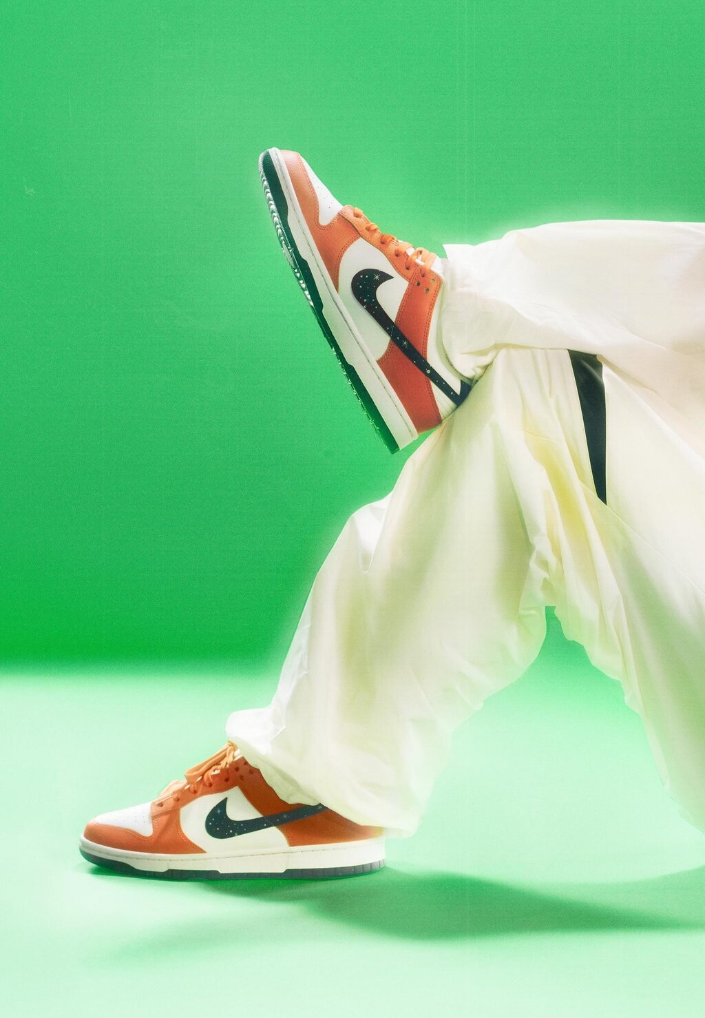 

Низкие кроссовки Dunk Nike, цвет campfire orange/anthracite/summit white