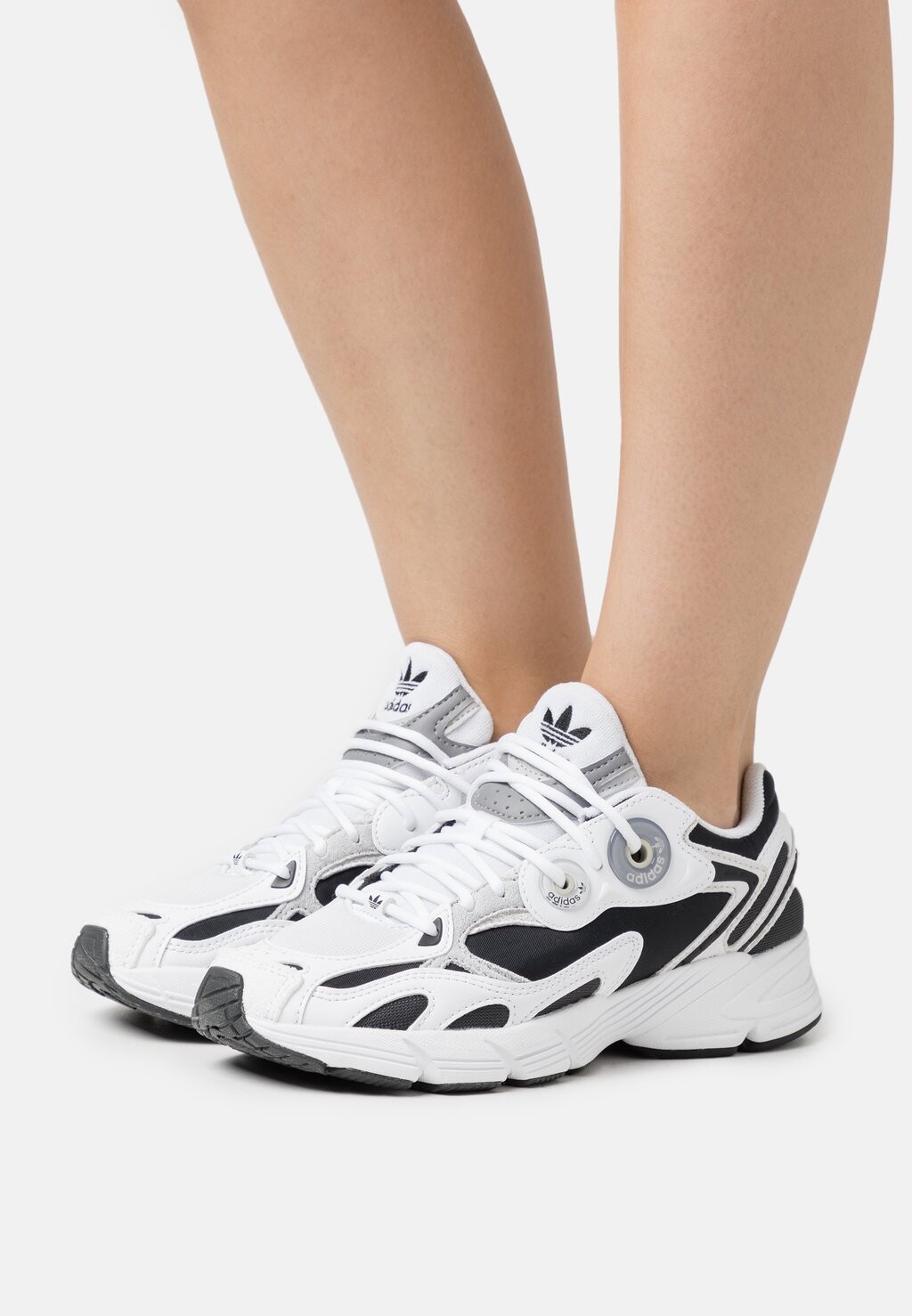 

Кроссовки adidas Originals