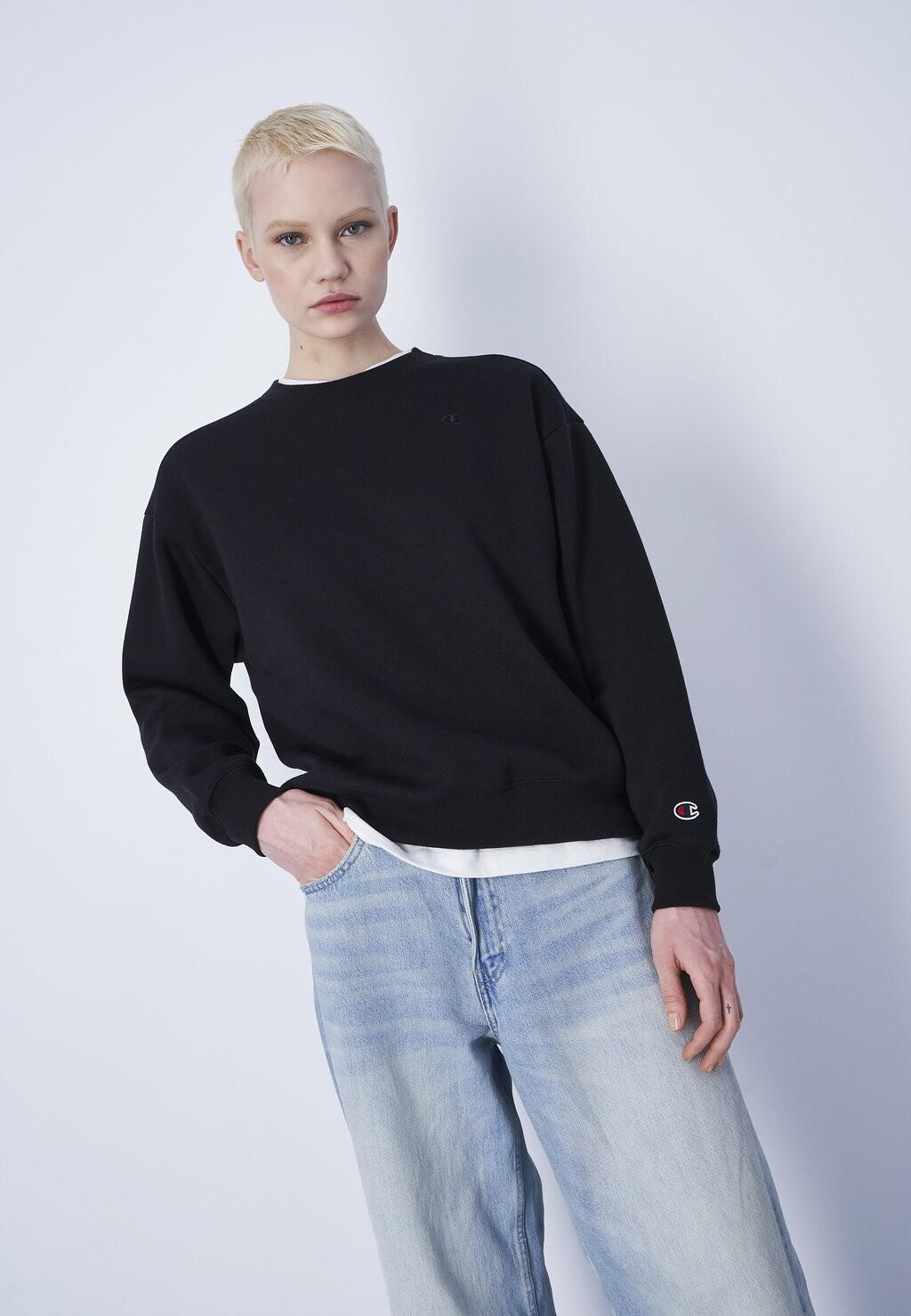 

Толстовка CREWNECK Champion, черный