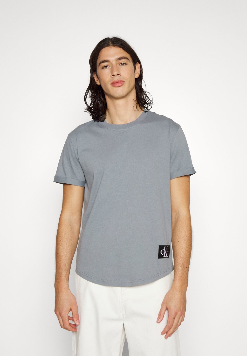 

Футболка с принтом Calvin Klein Jeans, серый