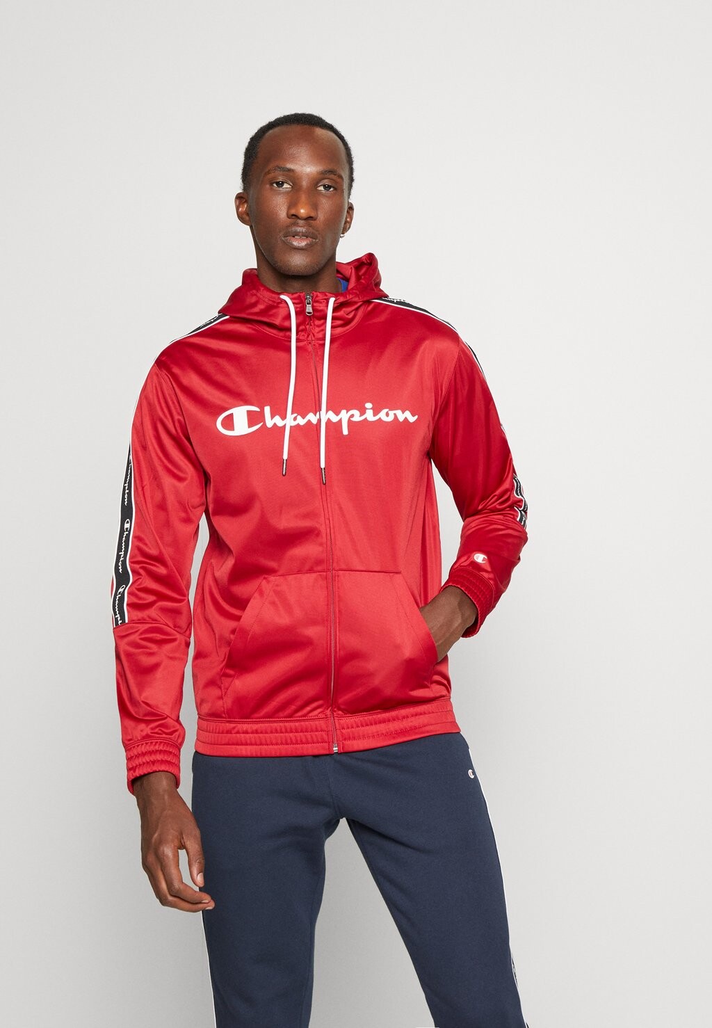 

Спортивная куртка Champion