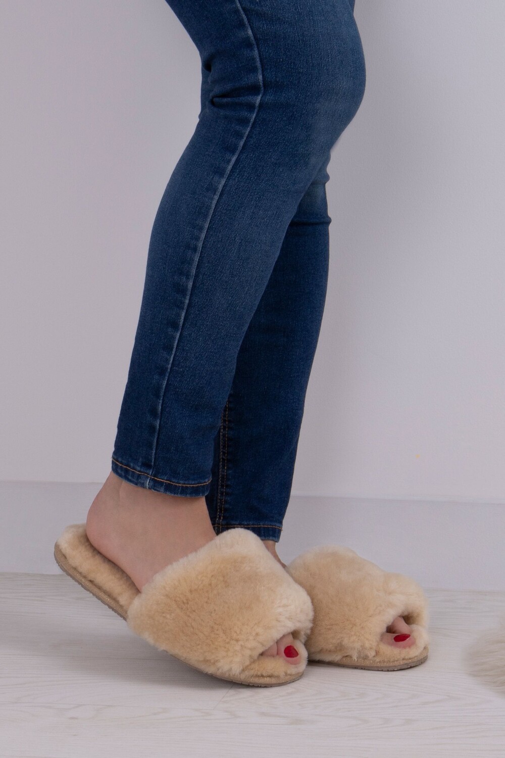 

Женские тапочки Lily из овчины Just Sheepskin, коричневый