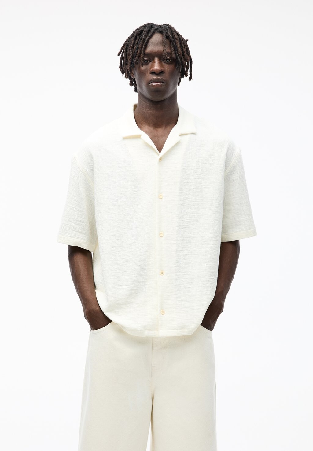 

Рубашка TEXTURED SHORT SLEEVE PULL&BEAR, белый