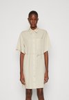 

Платье-рубашка RELAXED SHIRT DRESS Calvin Klein, бежевый