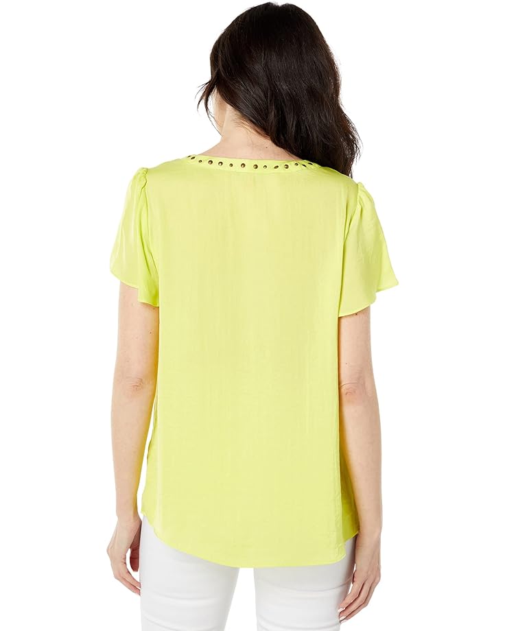 блуза vince camuto puff sleeve square neck blouse цвет cherry red Блуза Vince Camuto Short Sleeve Embroidered V-Neck Rumple Blouse, цвет Chartreuse