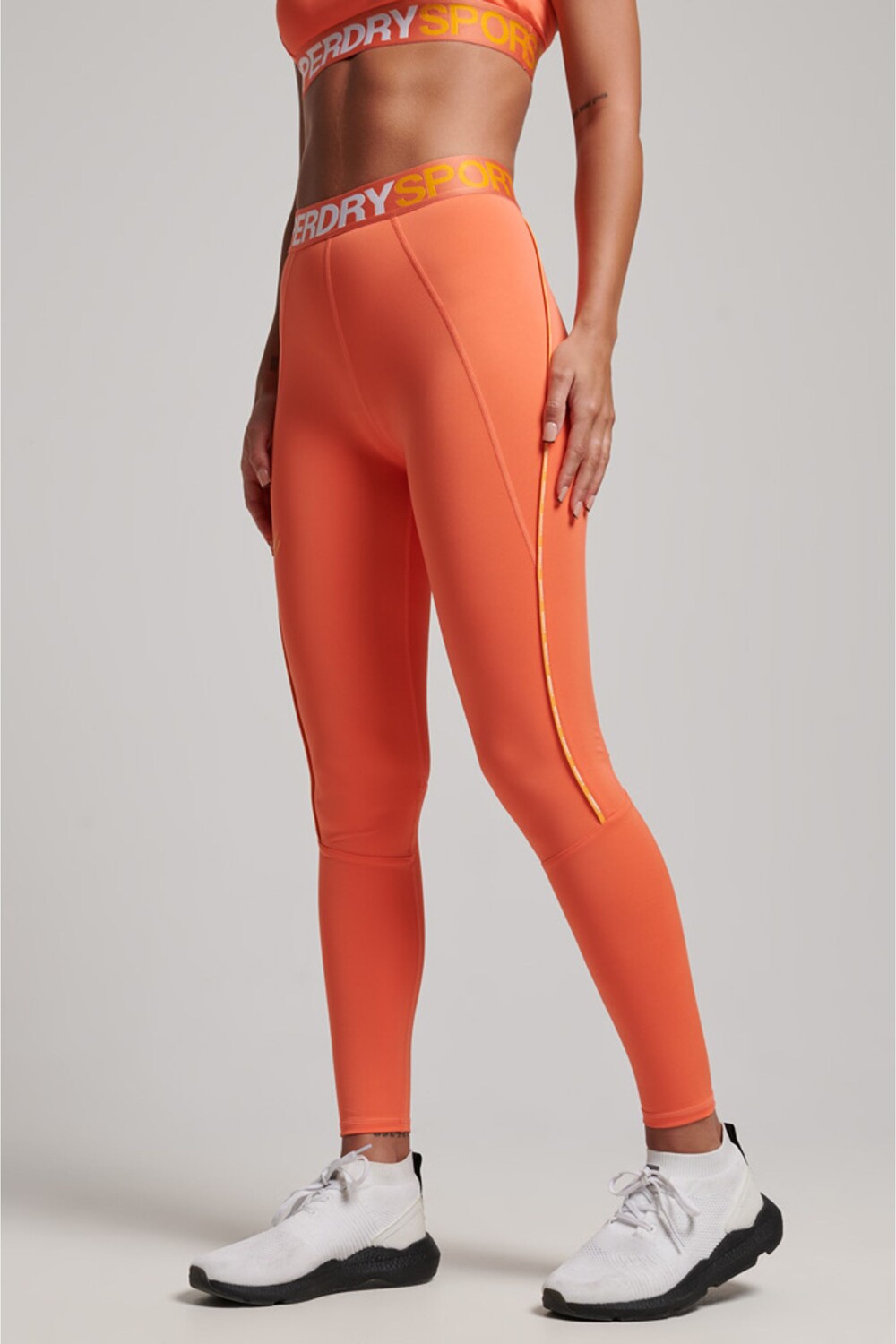 

Эластичные леггинсы Sport Train с эмблемами Superdry, оранжевый