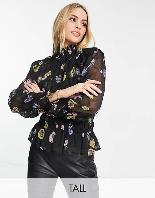 

Блузка Vero Moda Tall с цветочным принтом и сборками
