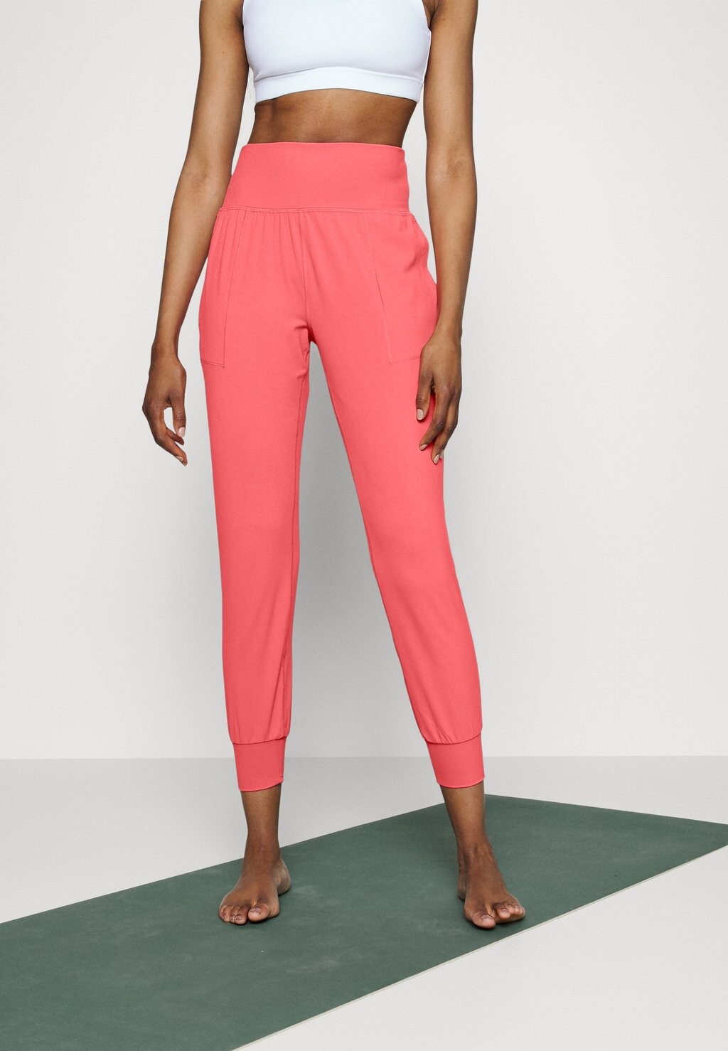 

Спортивные брюки Athleta, Красный