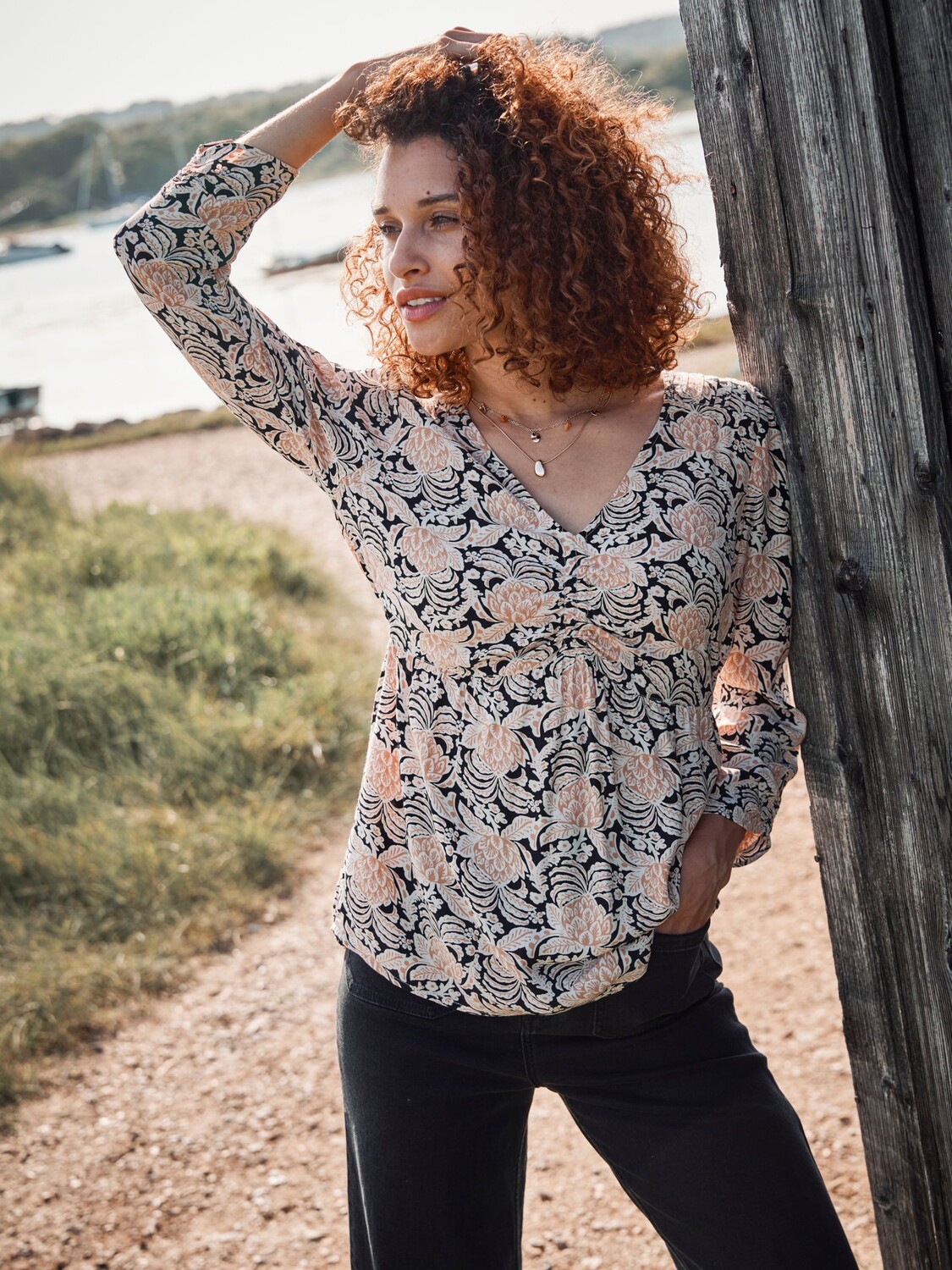 

Топ FatFace Kinsey Damask с цветочным принтом, разноцветный