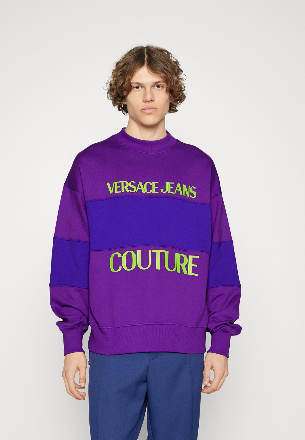 

Толстовка Versace Jeans Couture, фиолетовый