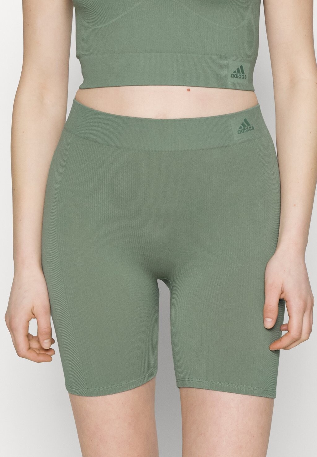 

Трусы Adidas, зеленый