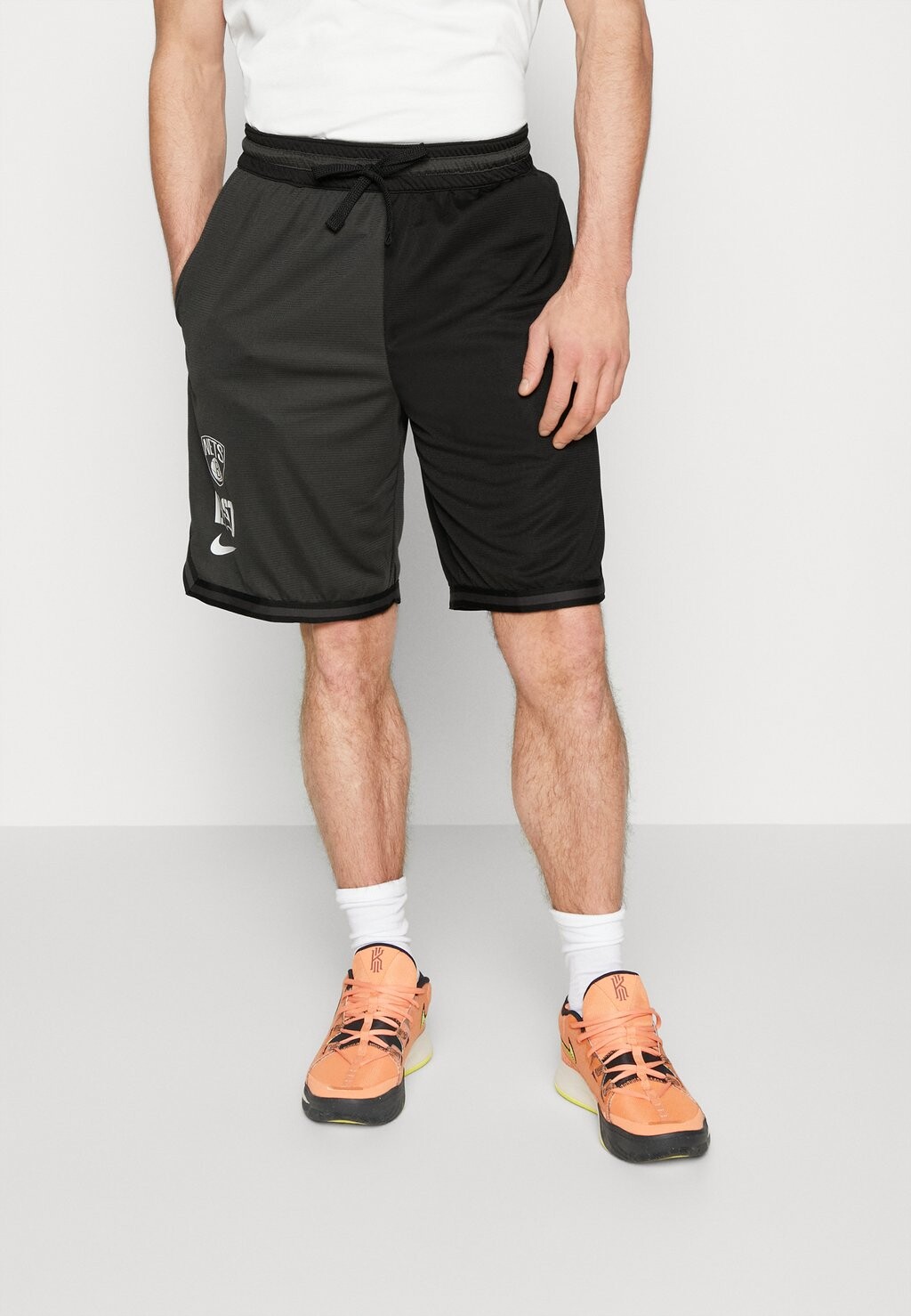 

Спортивные шорты NBA BROOKLYN NETS DNA SHORT Nike, цвет black/anthracite