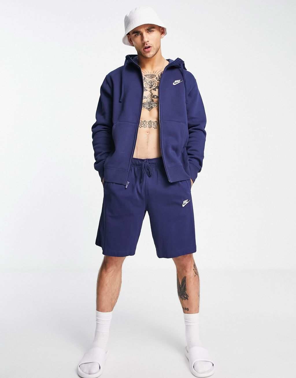 

Темно-синие шорты Nike Club