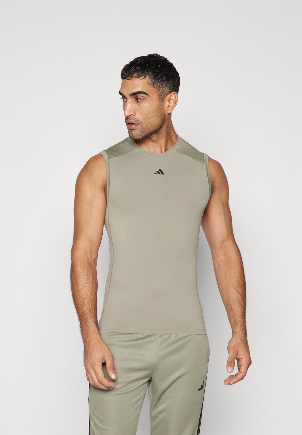 

Топ TECHFIT adidas Performance, цвет silver pebble