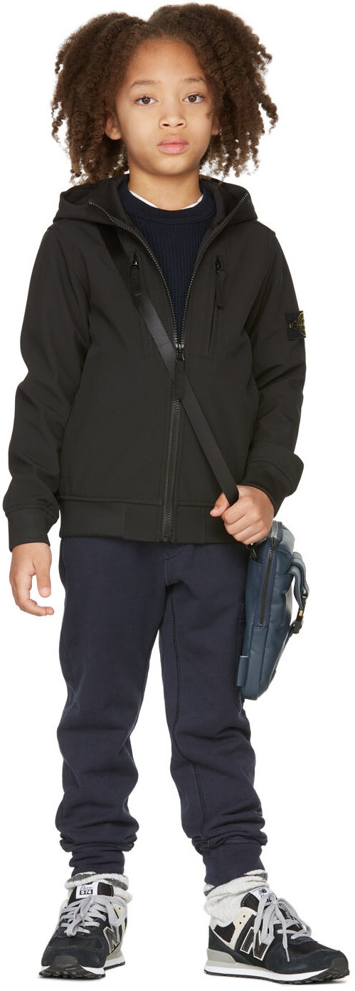 

Детская черная куртка Soft Shell, черная Код поставщика: 40134 Stone Island Junior