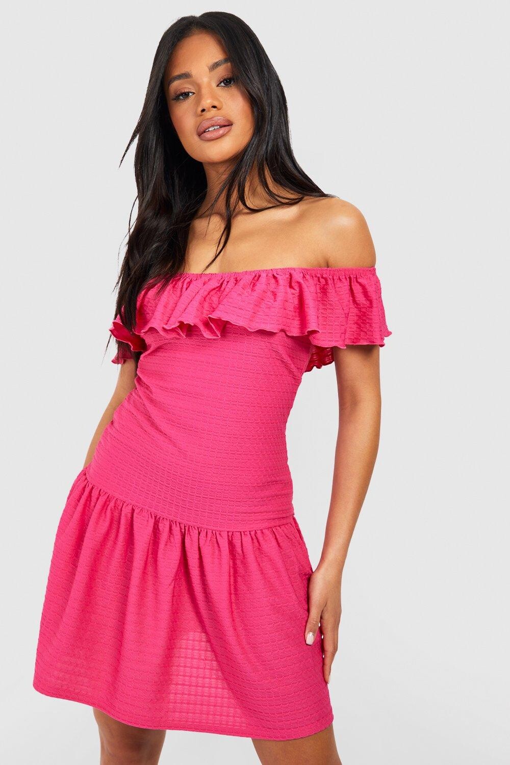 

Сарафан с текстурированными руфлами Boohoo, фуксия