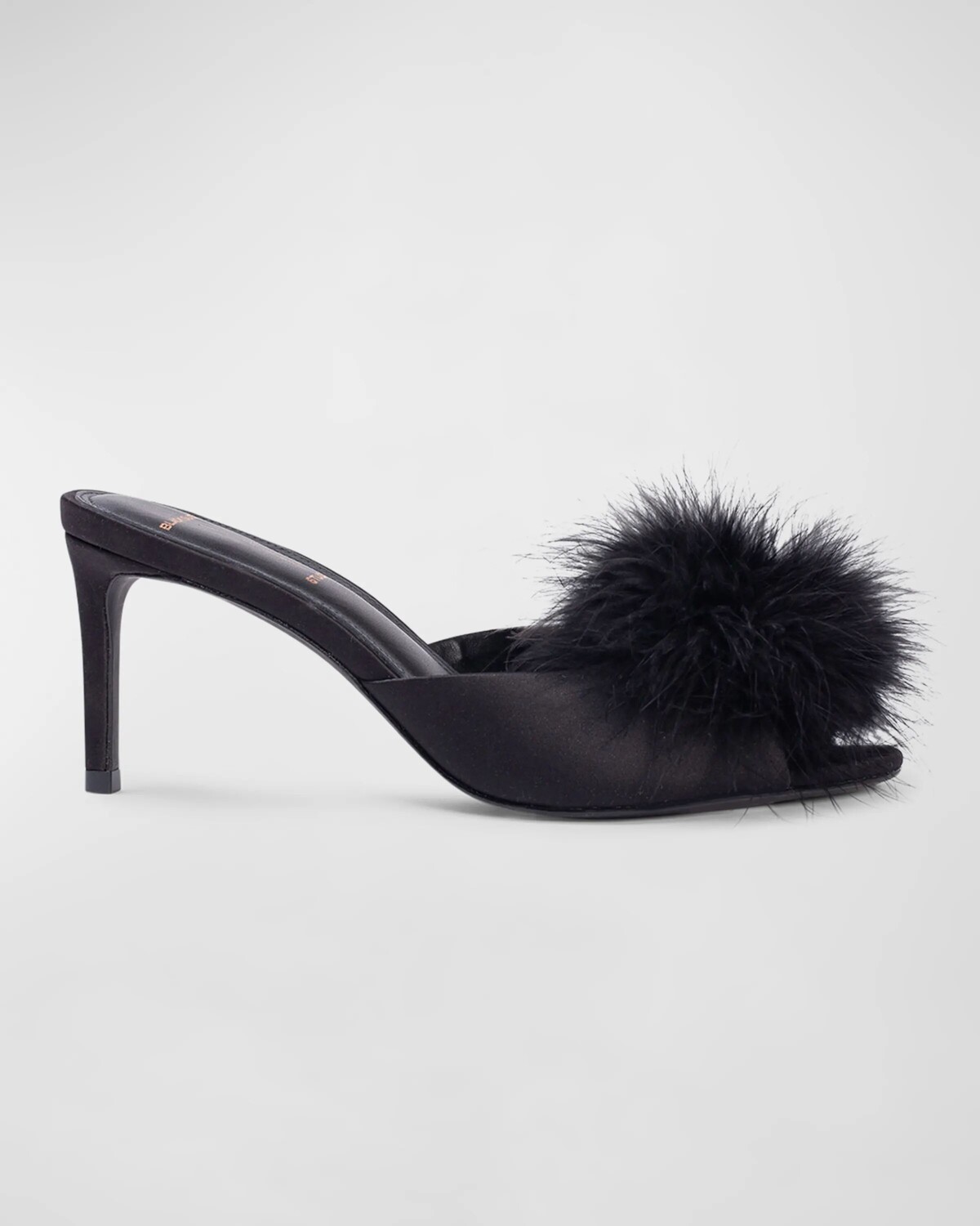 

Сандалии-мюли Ricca с перьями и помпонами Black Suede Studio, цвет Black Satin / Matching Feathers