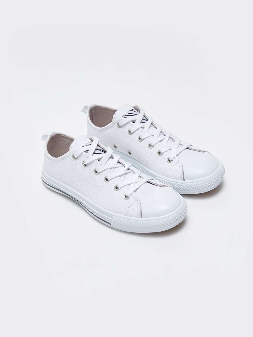 цена Женская спортивная обувь на шнуровке XSIDE, белый