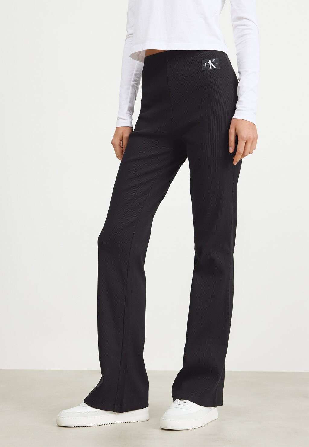 

Брюки LABEL STRAIGHT PANTS Calvin Klein Jeans, черный