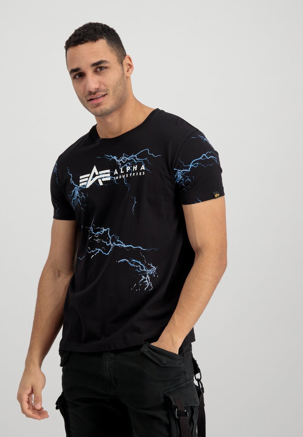 

Футболка с принтом LIGHTNING AOP T Alpha Industries, цвет black white