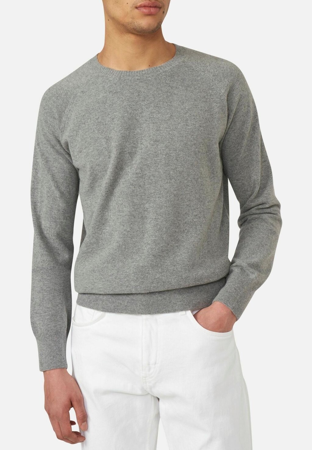 

Свитер Oscar Jacobson Gustaf Roundneck, серый