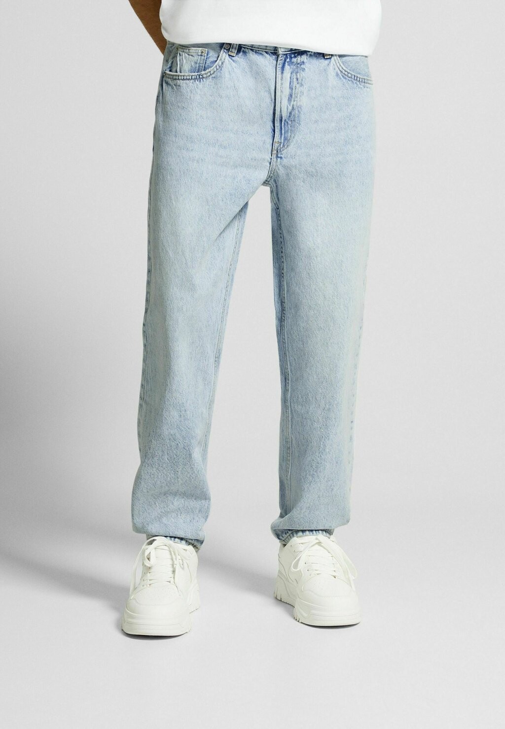 

Джинсы прямого кроя Bershka